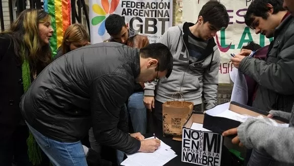 Más de 3.000 argentinos solicitan abandonar la Iglesia católica en una apostasía colectiva