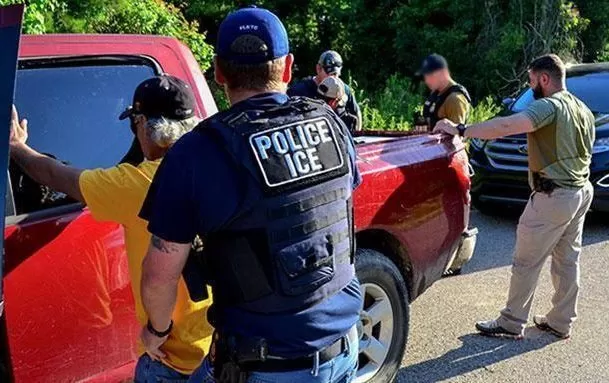Operativos de ICE dejan 1,300 indocumentados detenidos