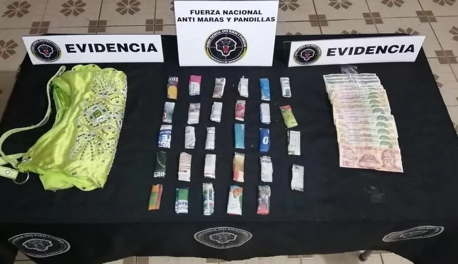 Capturan a dos personas vinculadas a la venta y distribución de drogas en Marcovia