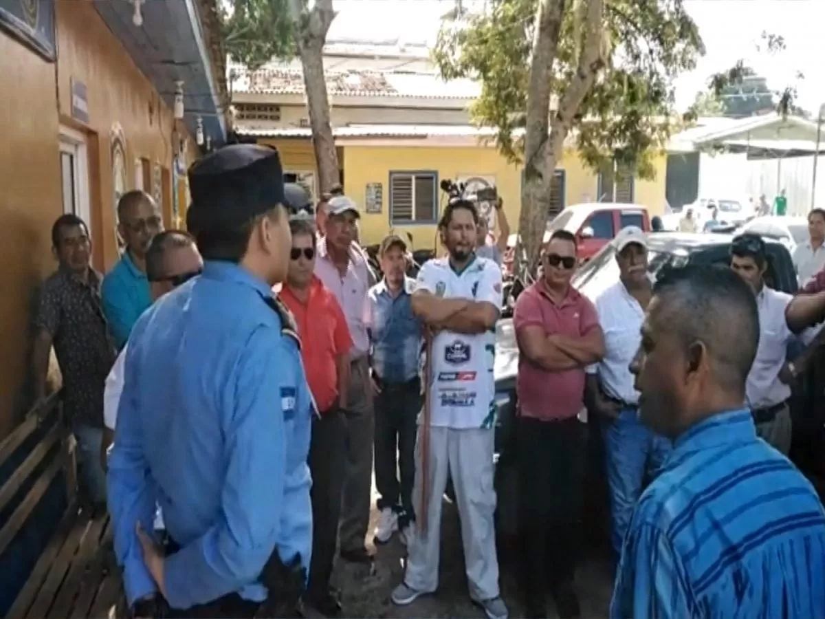 Taxistas protestan por rutas ilegales en Siguatepeque