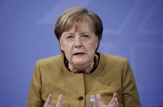 Angela Merkel advirtió que los nuevos contagios pueden multiplicarse por 10 y pidió dos meses de restricciones duras