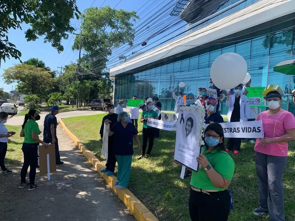 Médicos de Hospitales Privados se van a protesta en SPS🩺