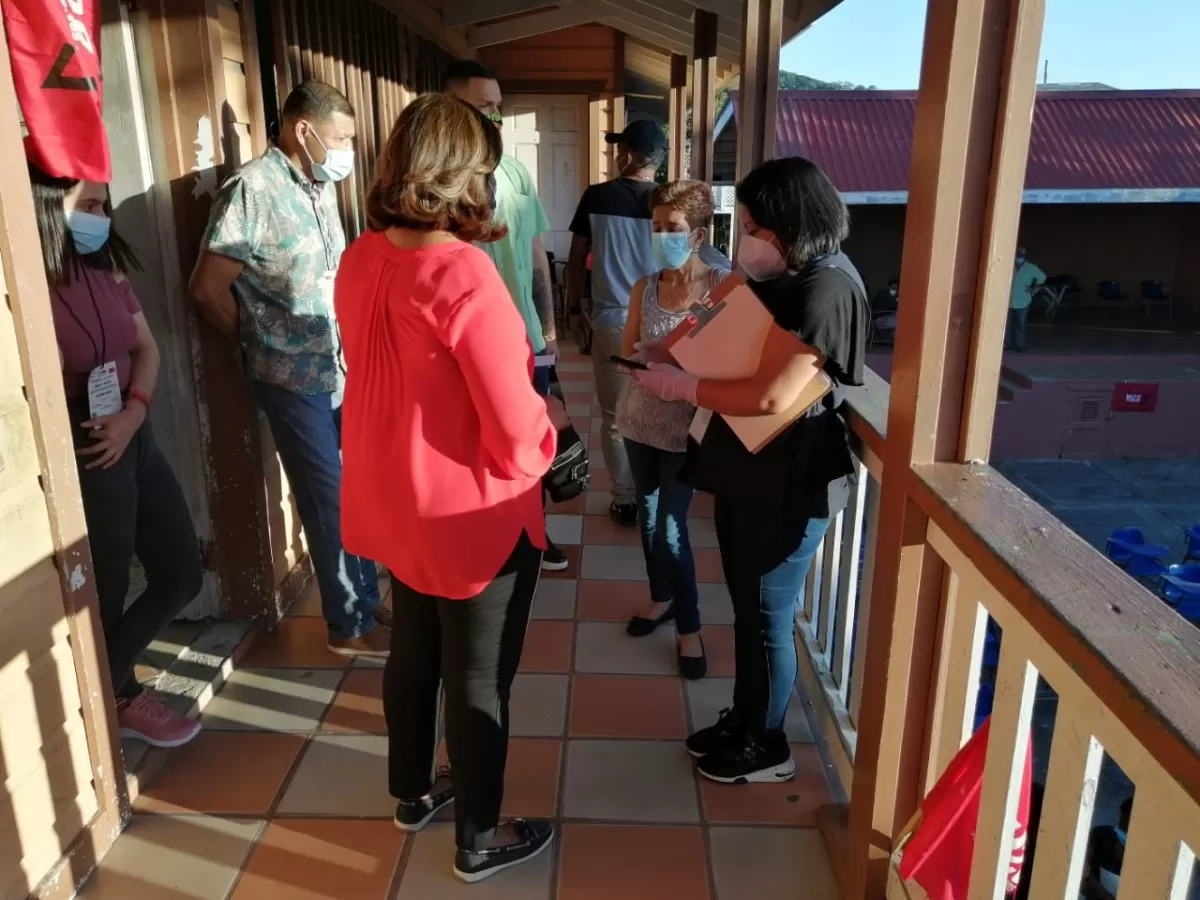 Llegan observadores internacionales a centros de votación